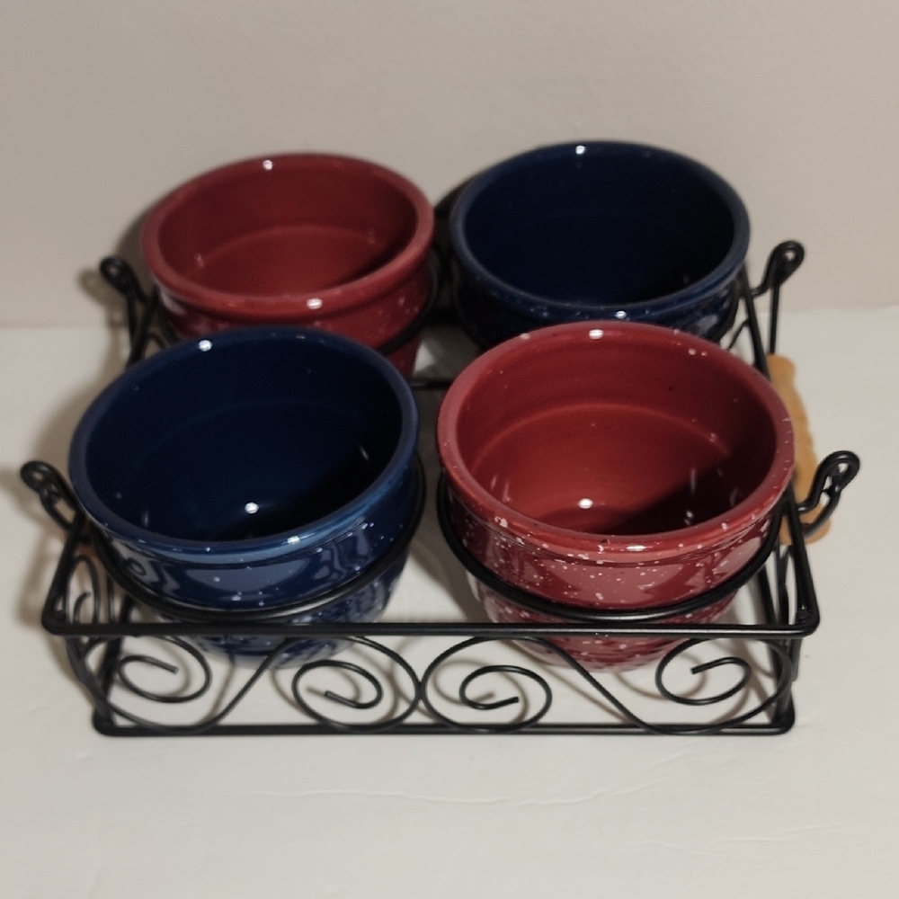 Set of 4 Ceramic Ramekins in Red and Navy with Wire Holder